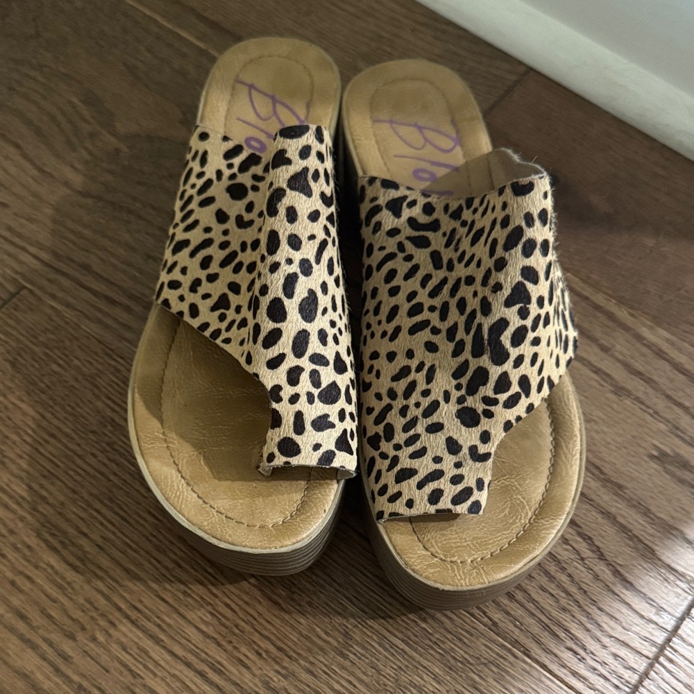 Blowfish Leopard-Print Slide Sandals in Beige and Black